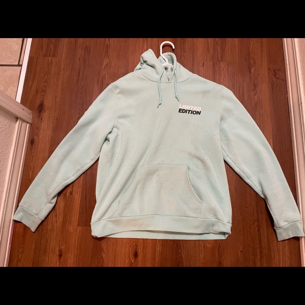 Rue21 sweat shirt